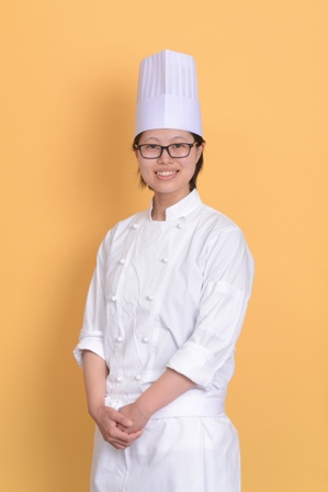 yumi hosoya profile web.jpg